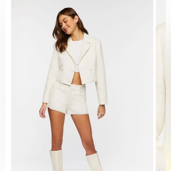 🌟 MUST GO 🌟 Forever 21 Cropped Frayed-Trim Blazer - Picture 3 of 8